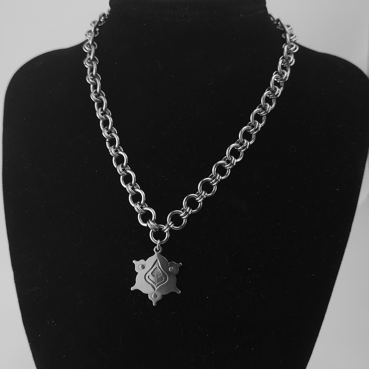 TriOgee Chainmaille Necklace