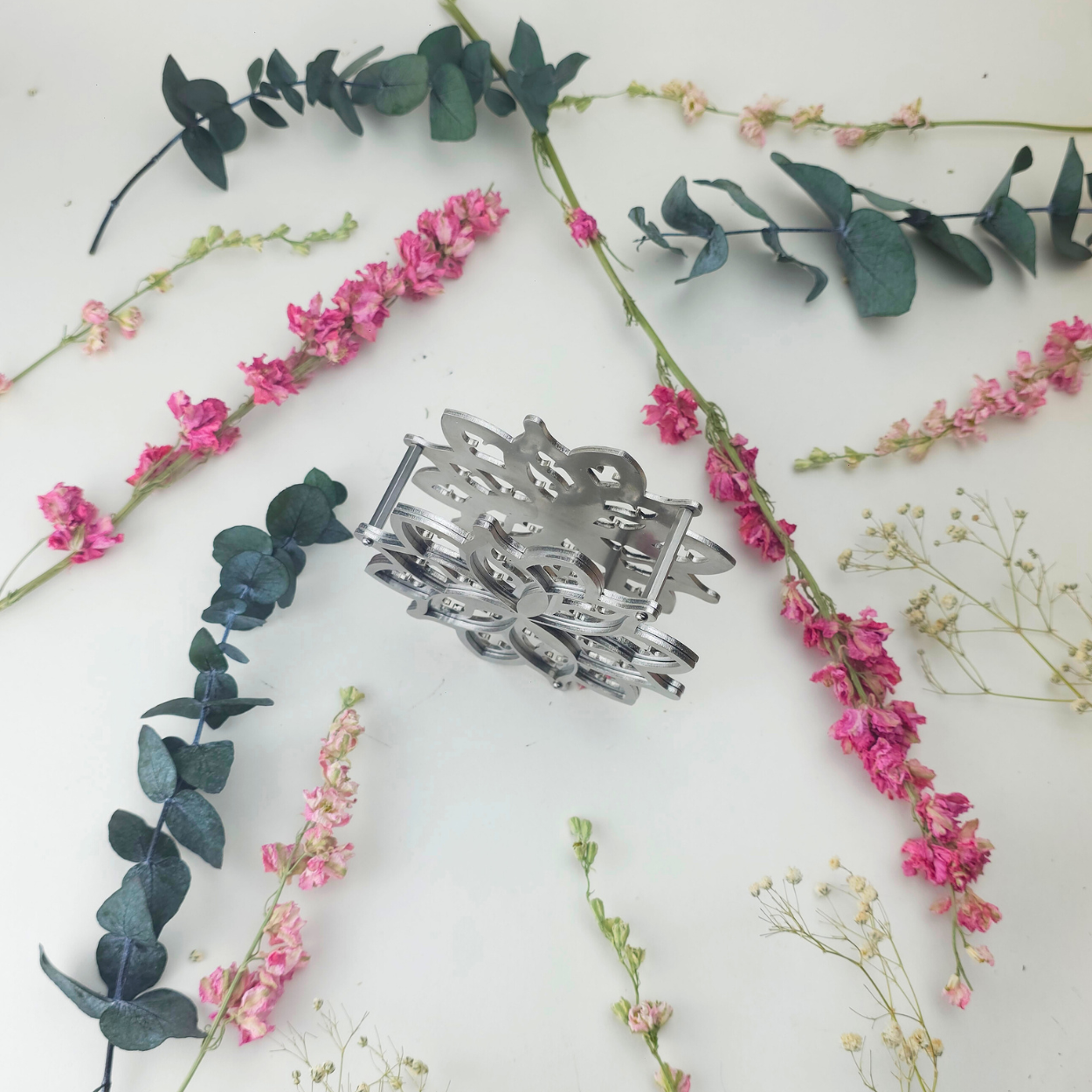 Florachette | Trehso Flower Frame