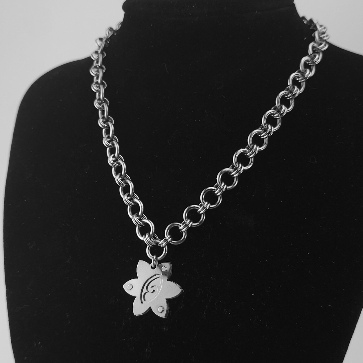 Bloomin' Vesica Chainmaille Necklace